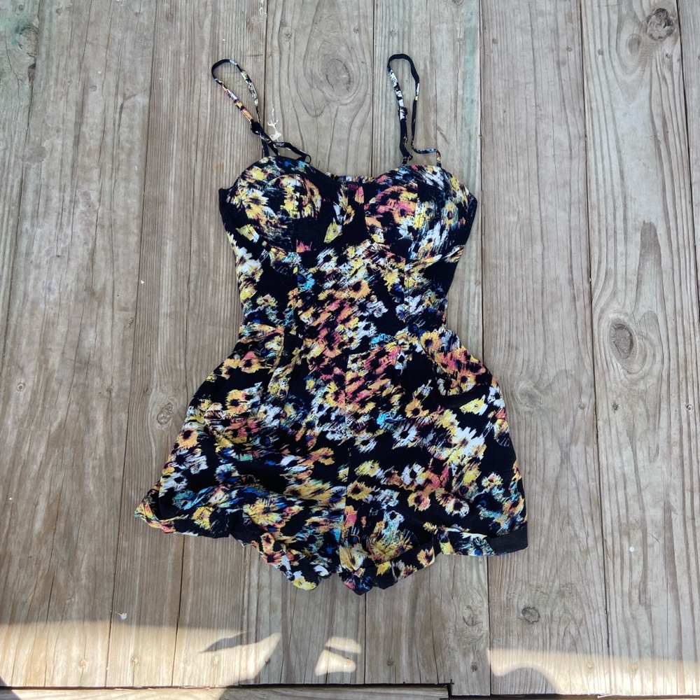 Material Girl Floral Print Romper Size Small with Zipper and Pockets